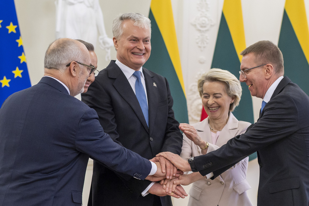 Президенты стран Балтии и Польши с главой ЕК Урсулой фон дер Ляйен после совместного заявления в Вильнюсе // AP Photo / Mindaugas Kulbis