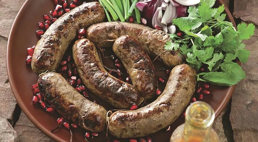 Жареные купаты по-грузински (ООО «Издательский дом «Гастроном»)  📷
