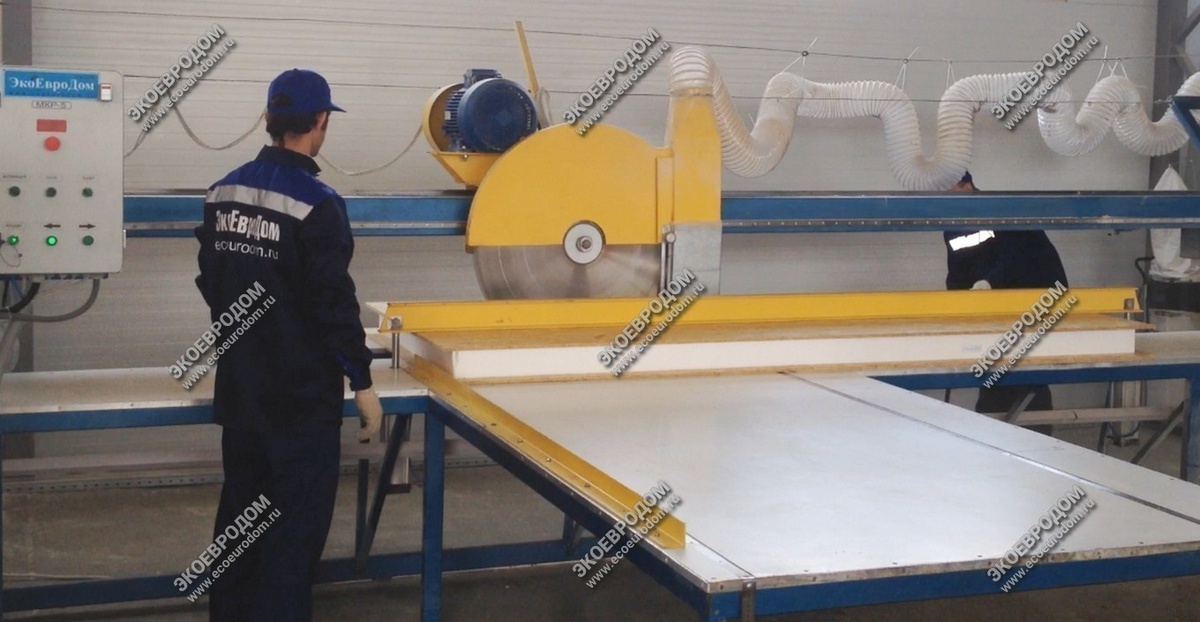 Элементы будущего здания создаются на заводе ЧПУ-станком.