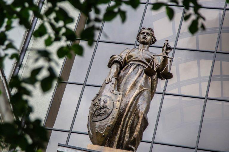 «Я не верю». В Госдуме назвали несправедливым приговор генералу Попову