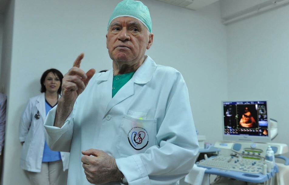 Лео Бокерия, в 82 года активно работал и делал сложнейшие вещи.