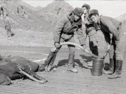 Забор питьевой воды пограничниками РММГ