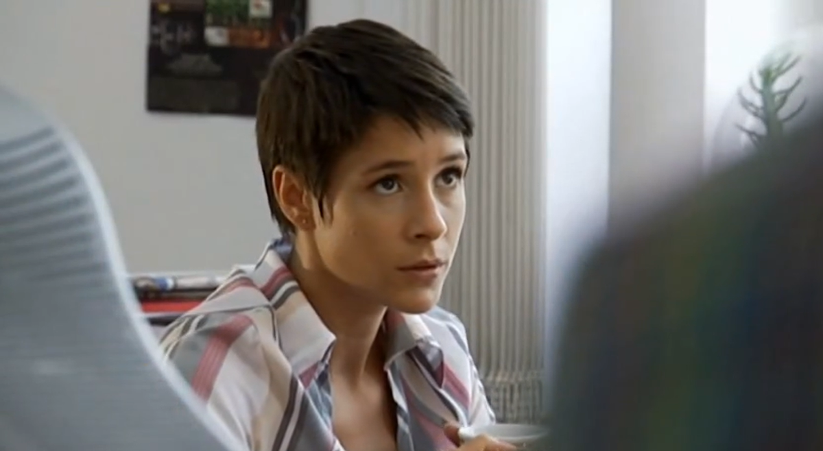 Кадр из мини-сериала "Седьмое небо", 2007 г., режиссер Вячеслав Криштофович, сценарист Мария Зверева, композитор Евгений Дога (скриншот) 