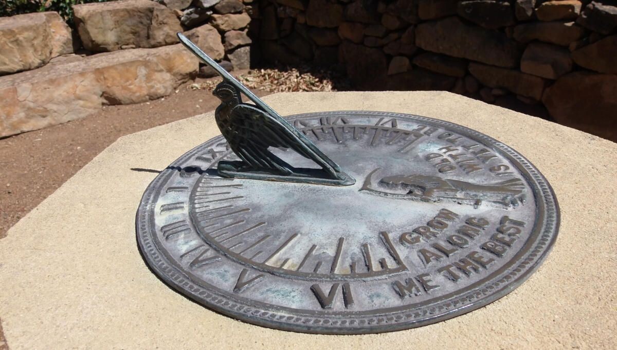 Солнечные часы (Древний Египет, 1500 до н.э.)