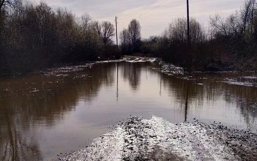    Движение транспорта на участке автодороги в Кезском районе восстановили