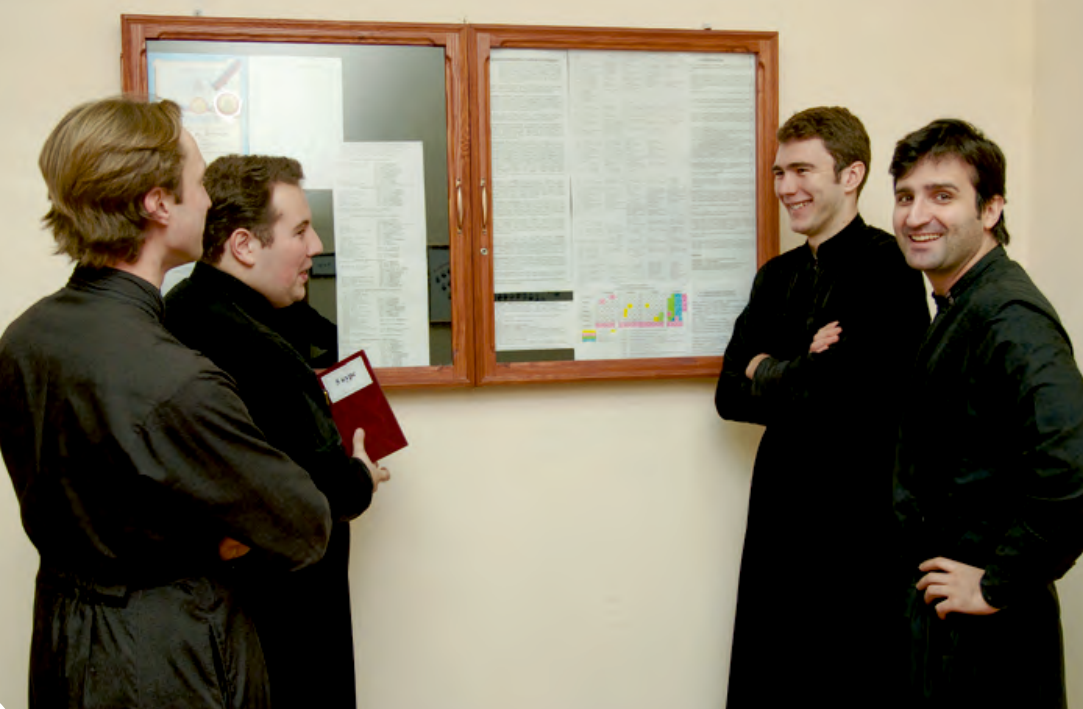 В здании семинарии