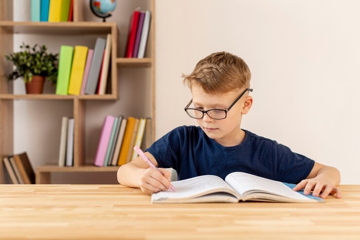 Домашняя работа. Фото: freepik