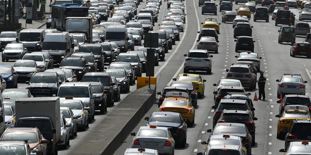 Я застрял в пробке на 4 часа: что в машине действительно помогает выжить