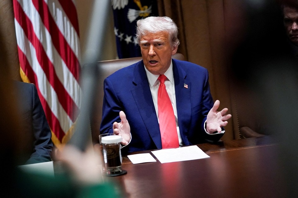 Вчера Трамп жестко высказался по поводу Зеленского, что тот затягивает боевые действия вместо того, чтобы способствовать мирному урегулированию Фото: REUTERS