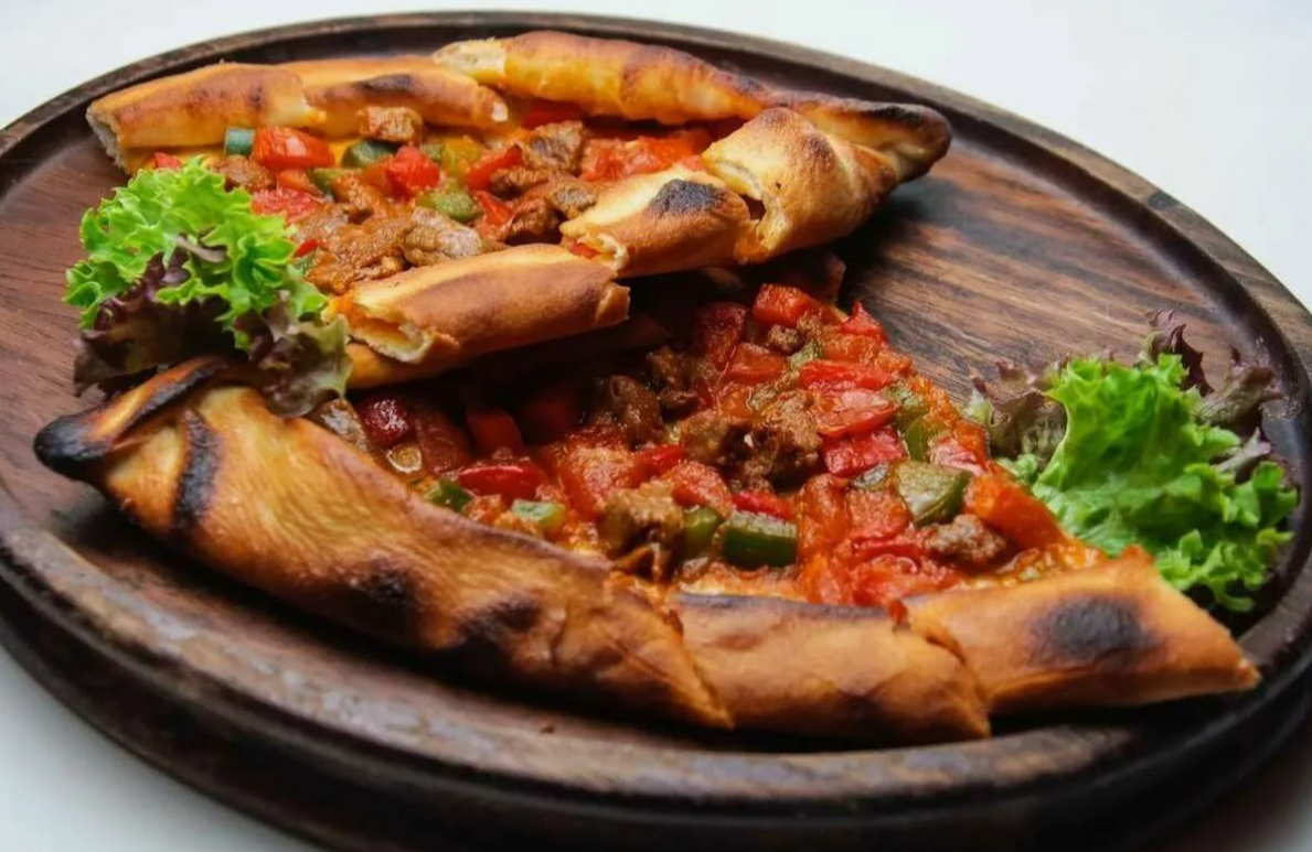 Фото с сайта https://stanbul.ru/autentichnaya-turetskaya-kuhnya-iskusstvo-vkusa-v-restora