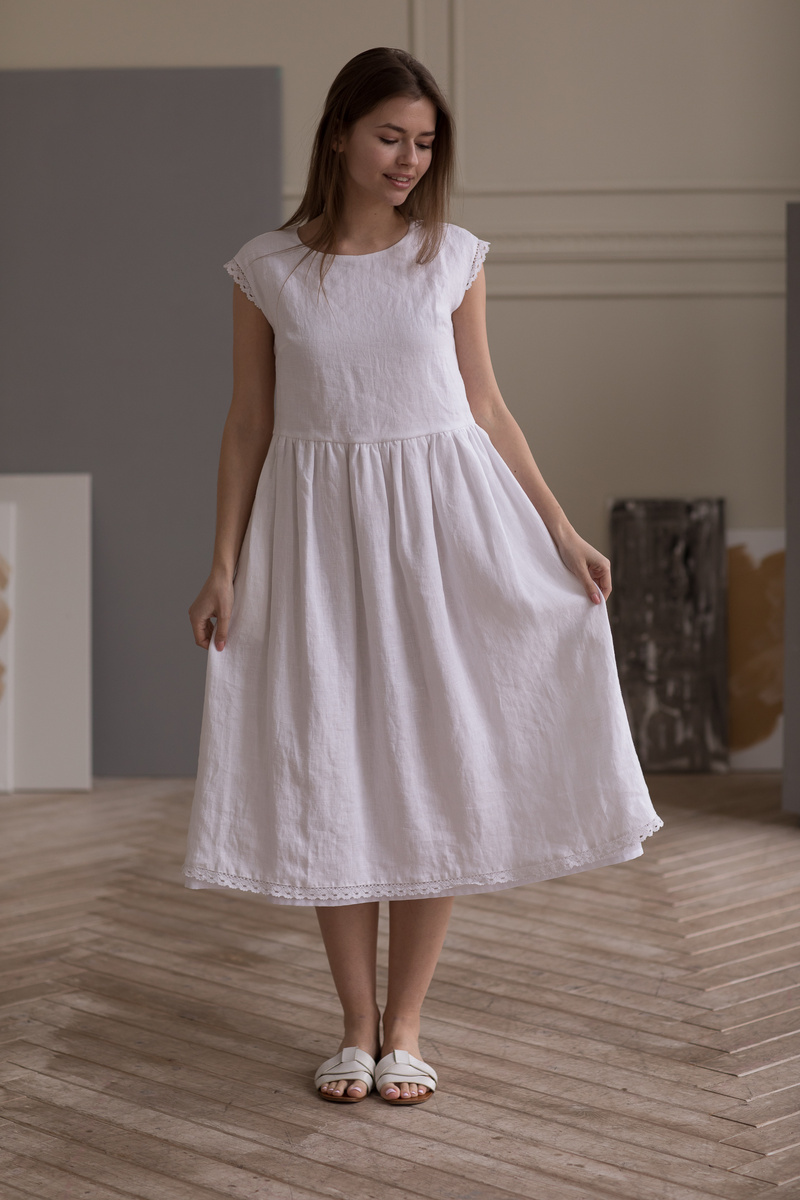 Льняное платье Молли в белом цвете