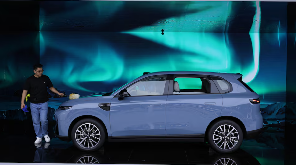 Новый Leapmotor B10.