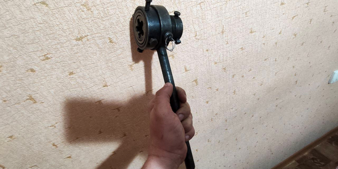 «Попросил» 5 т за работу. Хозяева отказались – дорого. Замена батареи