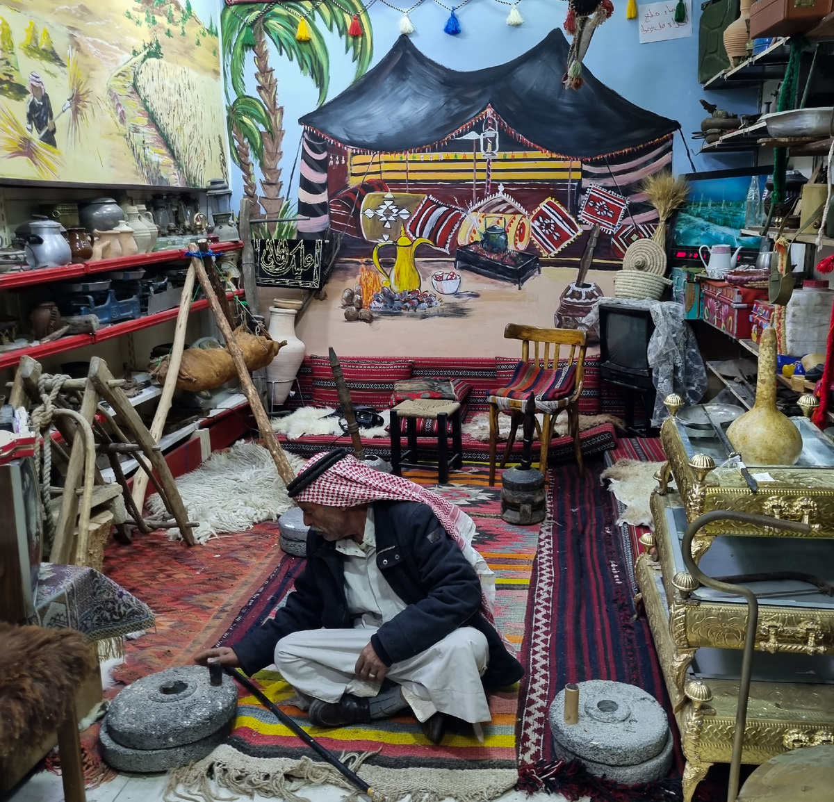 Бедуинский магазин в Ирак аль Амир, Иордания (фото автора)