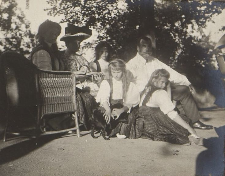 Семья императора Николая II. Фото из интернета