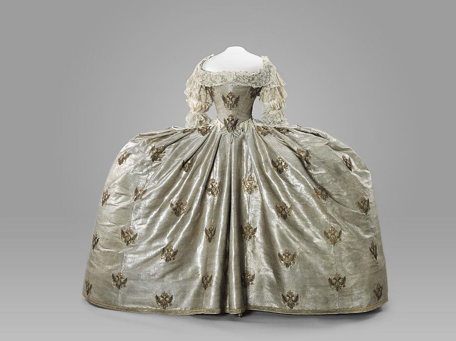 Коронационное платье императрицы Екатерины II.
Россия, кружево - Франция, Алансон (?), 1762.