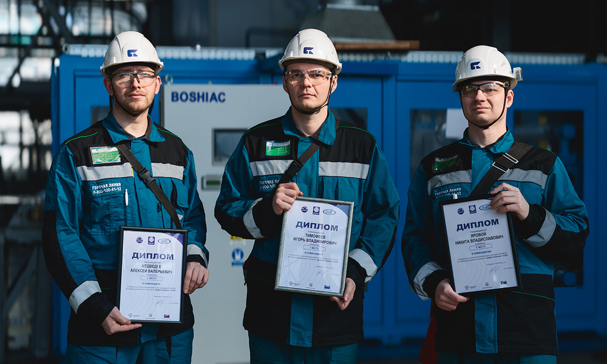 «Дефектоскопия – область, требующая точности и скрупулезности», – уверены Алексей Медведев, Игорь Тимофеев и Никита Яровой (на общем фото – слева направо) / Фото Вадима Благодарного