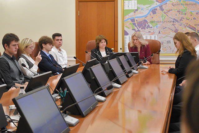 Тверской школьник Максим Иванов на один день стал главой города