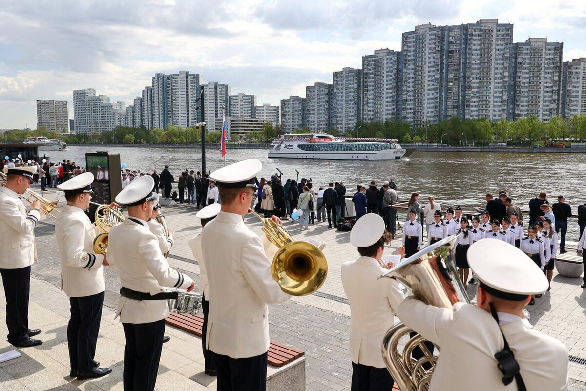 Церемония открытия сезона летней речной навигации в Москве на Южном речном вокзале.  Ярослав Чингаев / Агентство "Москва" 