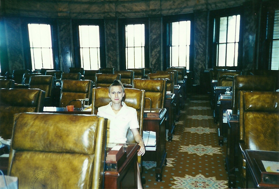 Вот прямо сидя в этих креслах сенаторы взяли и отменили рабство в Миссисипи. То есть юридически денонсировали какую-то бумажку, которая, несмотря на достижения 1865 года, его разрешала