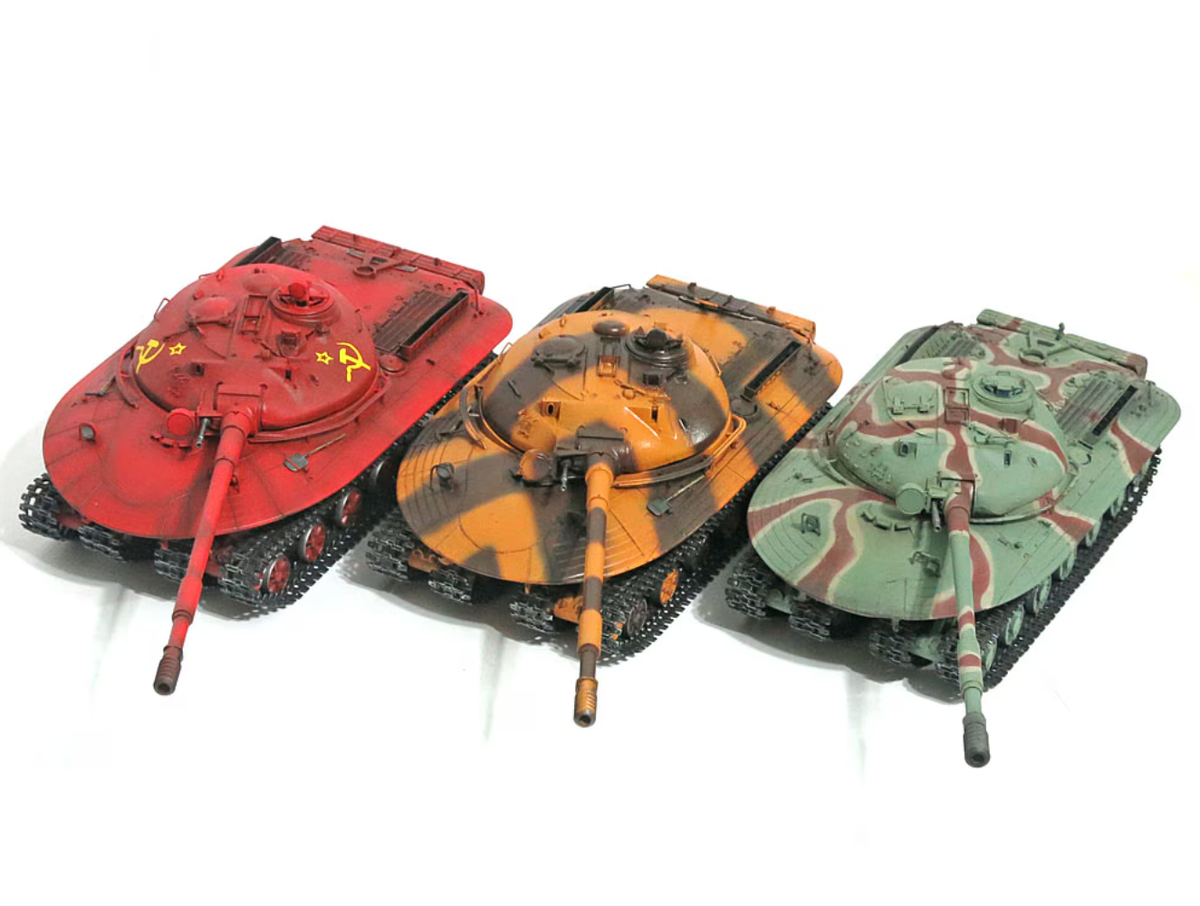 Клюквенно-красный танк заставил появиться в голове интерфейс из Red Alert