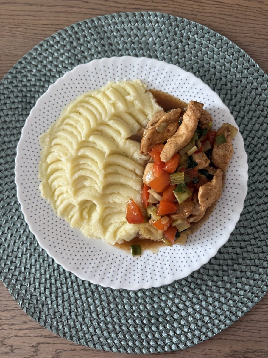 "Огонь в
тарелке — мир в голове"