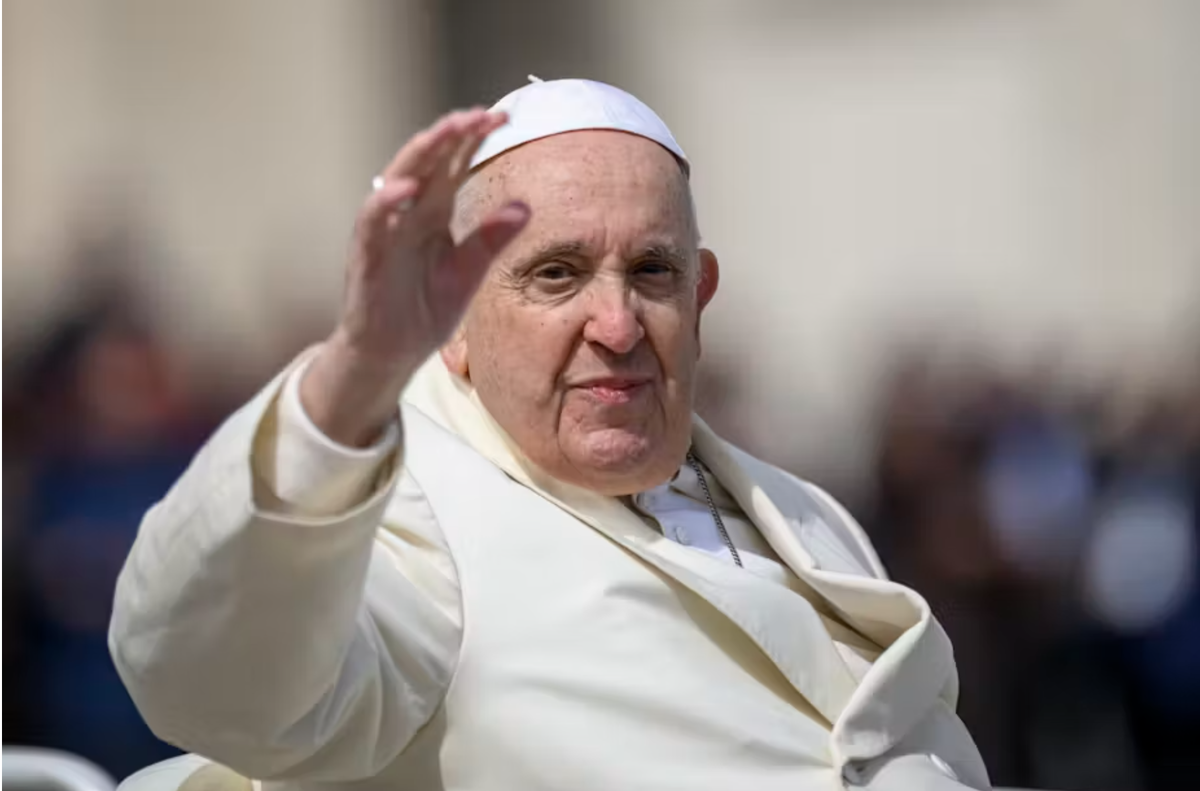 Папа Римский Франциск во время мессы в Вербное воскресенье на площади Святого Петра 2 апреля 2023 года в Ватикане. Антонио Масиелло