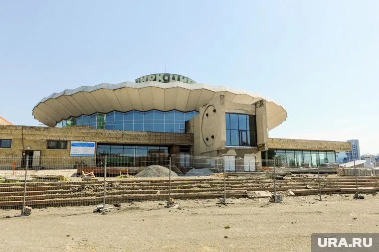 Челябинский цирк закрыт на ремонт с 2019 года
Фото: Вадим Ахметов © URA.RU
