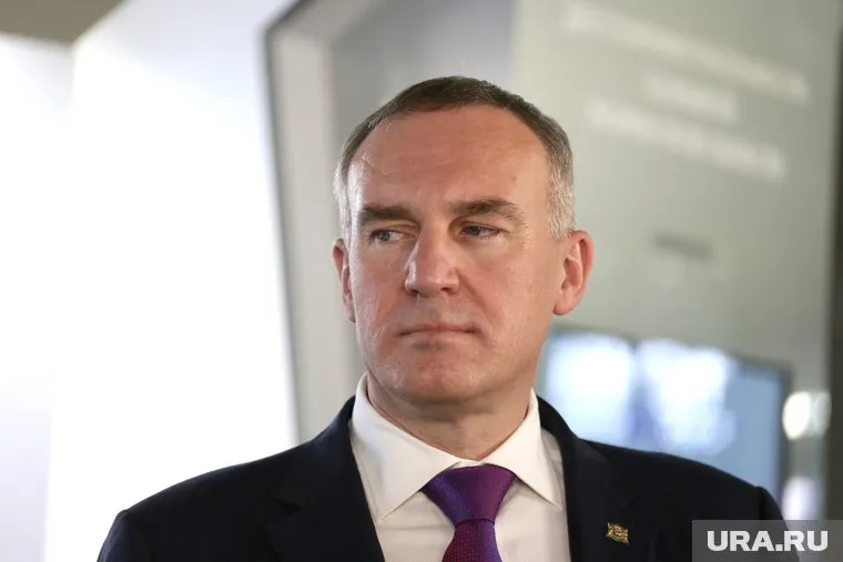 Руслан Кухарук выступил перед окружной думой с отчетом за 2024 год
Фото: Денис Моргунов © URA.RU