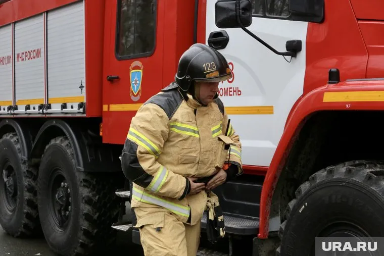 Площадь пожара составила 160 квадратных метров
Фото: Денис Моргунов © URA.RU