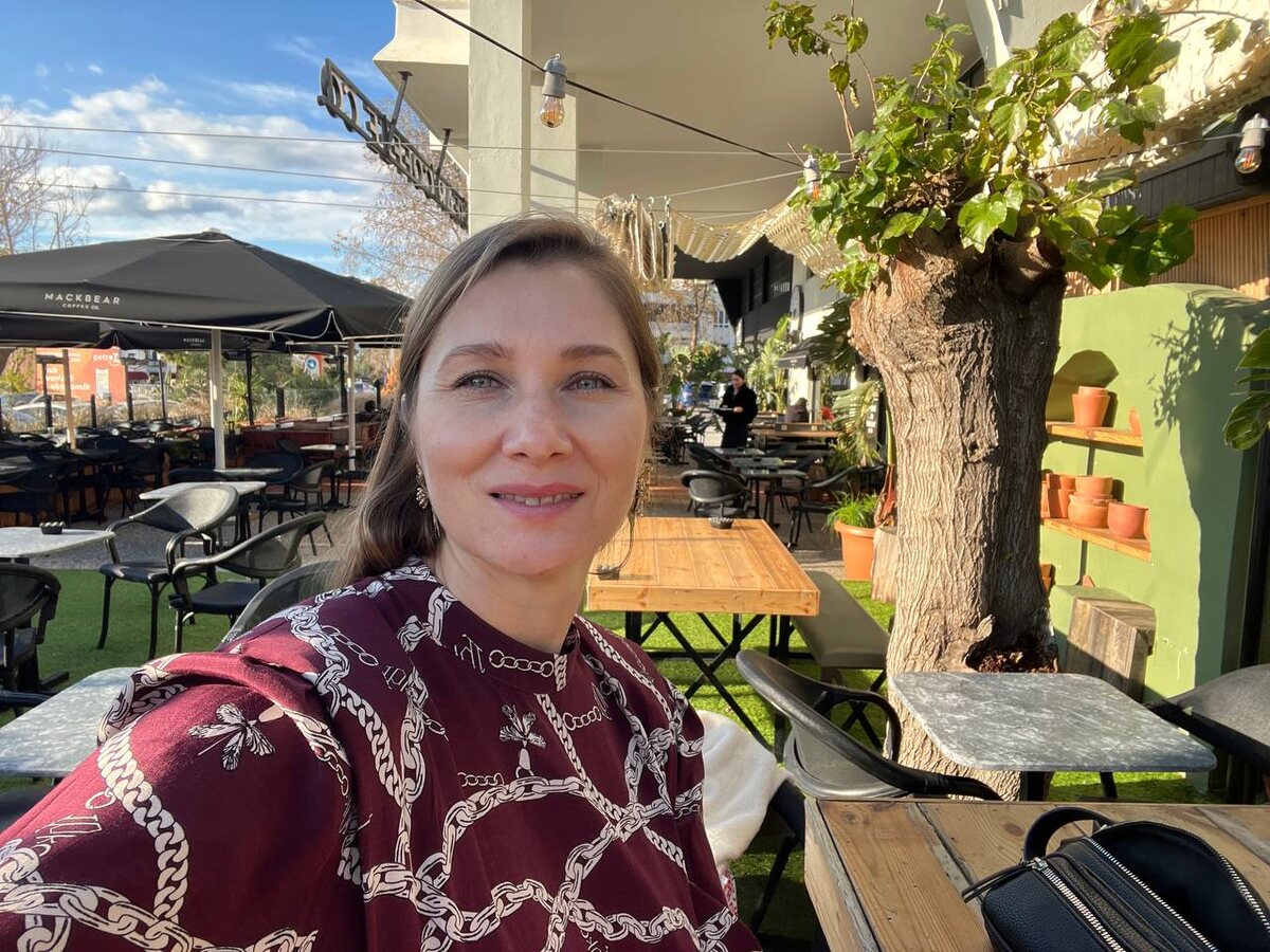 Я дала время себе ничего не делать, ничего не решать, а просто жить. И решение действительно пришло. А знаете почему? Потому что я его принимала не в страхе, не в тревоге, а в согласии с собой