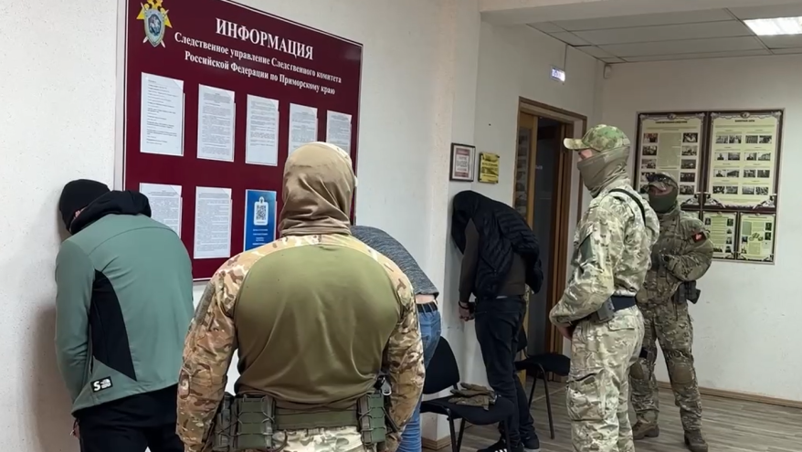 Задержаны уже 23 участника крупной ОПГ, державшей в страхе целый город в Приморье