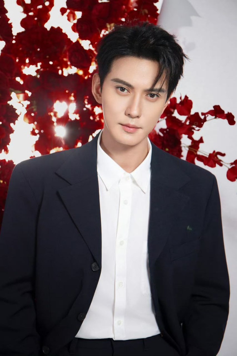 Актёр Сюй Чжэнси, 39 лет. Листайте галерею...