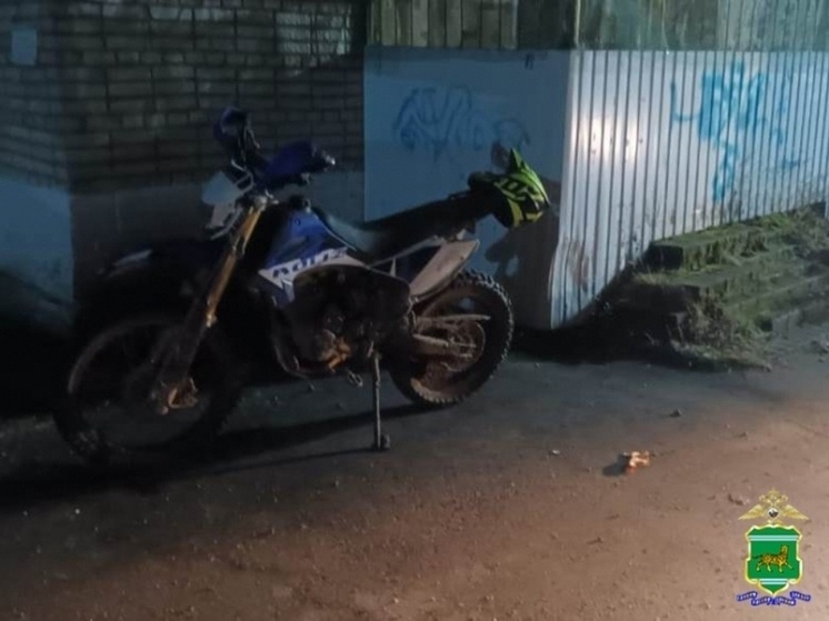     В ЕАО мотоциклист врезался в балкон многоквартирного дома ФОТО: ГИБДД по ЕАО