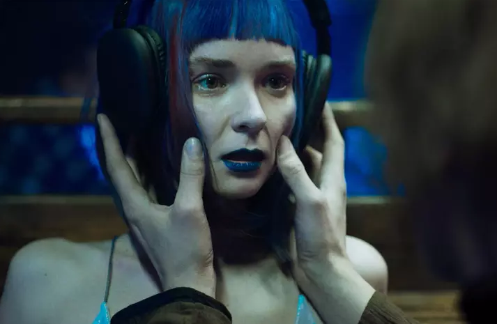 Листайте кадры.