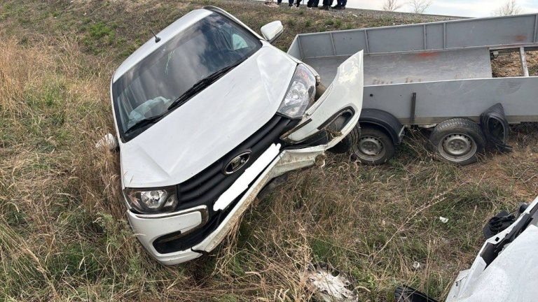    В Домбаровском районе при столкновении «Логана» и «Гранты» пострадал водитель Оренбуржье