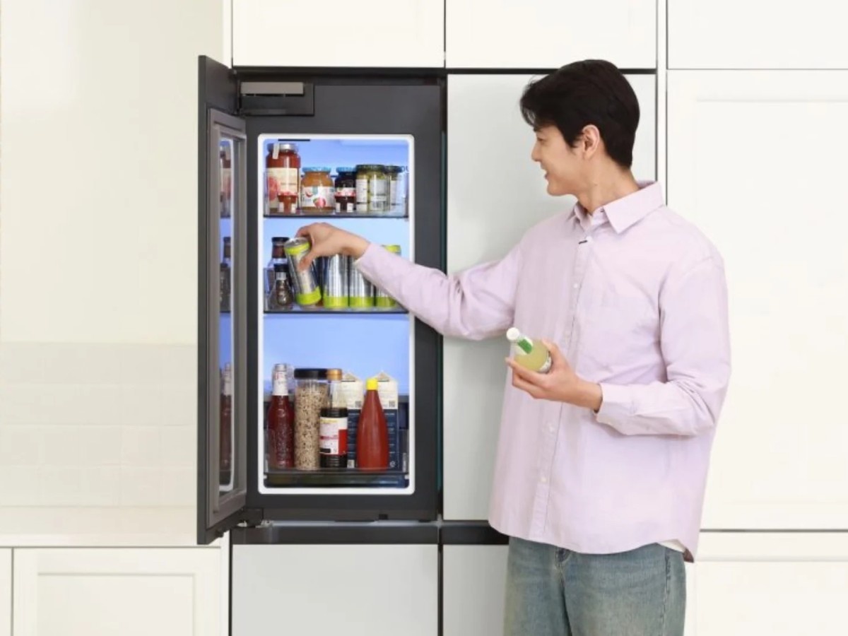    Samsung выпустила умный холодильник с прозрачной дверцей