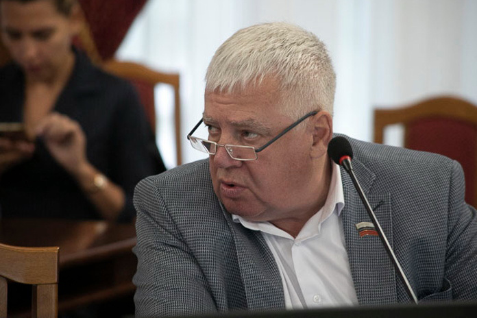 Председатель ЗАО Племзавод «Ирмень» предлагает соглашения о сдерживании цен заключать не только с аграриями, но и с предприятиями других отраслей. Фото: Михаил Периков