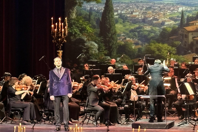    Рузиль Гатин: «Мы хотели познакомить зрителя с музыкой, которая не исполняется или редко исполняется в России».   
Фото: Анастасия Попова