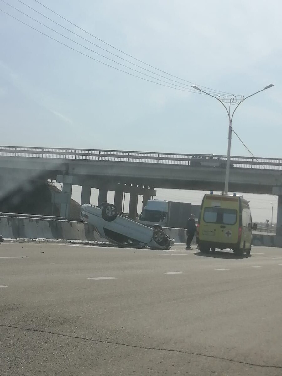    ДТП с "перевертышем". Источник: Предоставлено "Толку"