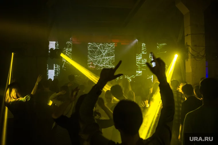 Вечер ностальгии предлагают провести в ресторане «Максимилианс»
Фото: Владимир Жабриков © URA.RU