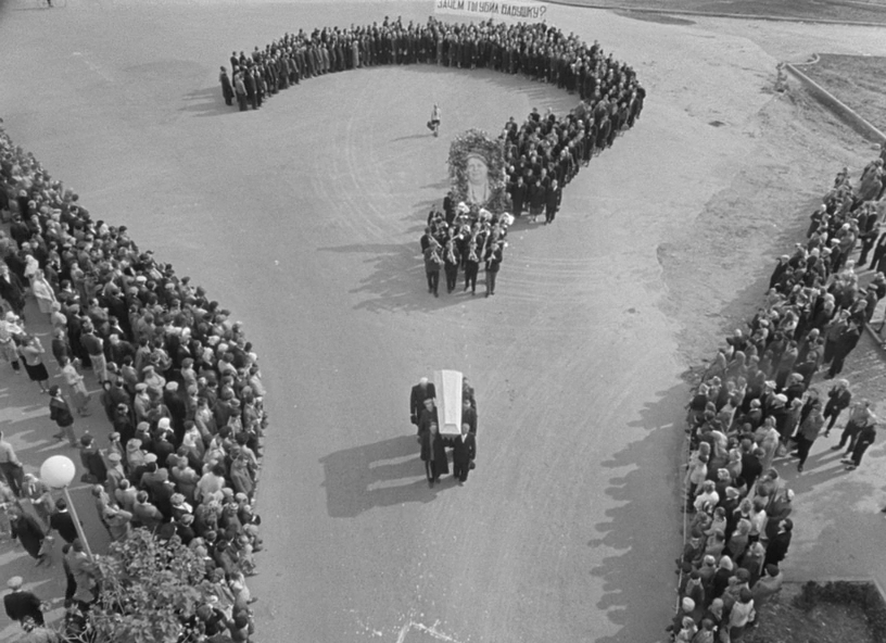 Кадр из фильма "Добро пожаловать, или Посторонним вход воспрещен" (1964)