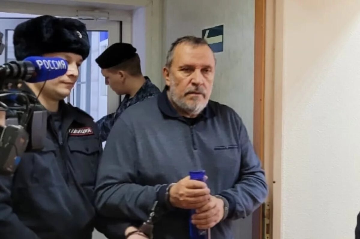    Экс-главу «Красного факела» в Новосибирске осудили за надбавки сыну