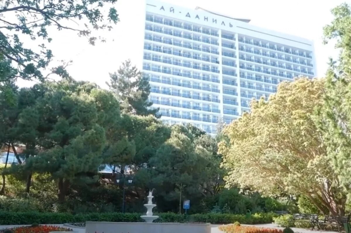    РБК: бывший санаторий Рината Ахметова в Крыму перешел государству