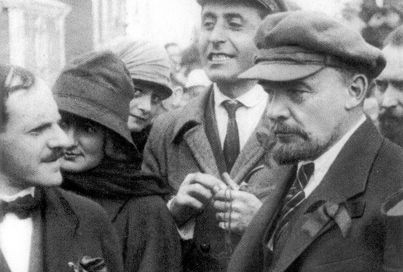 Ленин сказал: "Первая победа уже одержана. Книга - великая сила. И тяга к ней в результате революции очень увеличится"