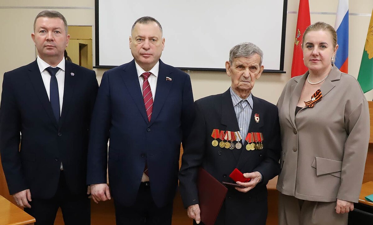 Слева направо: Владимир ПОЛЯКОВ, Юрий ШВЫТКИН, Анатолий ПОТАПОВ, Ольга ВИТМАН.