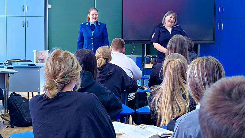    Прокуратура и полиция района провели профилактическую беседу со школьниками