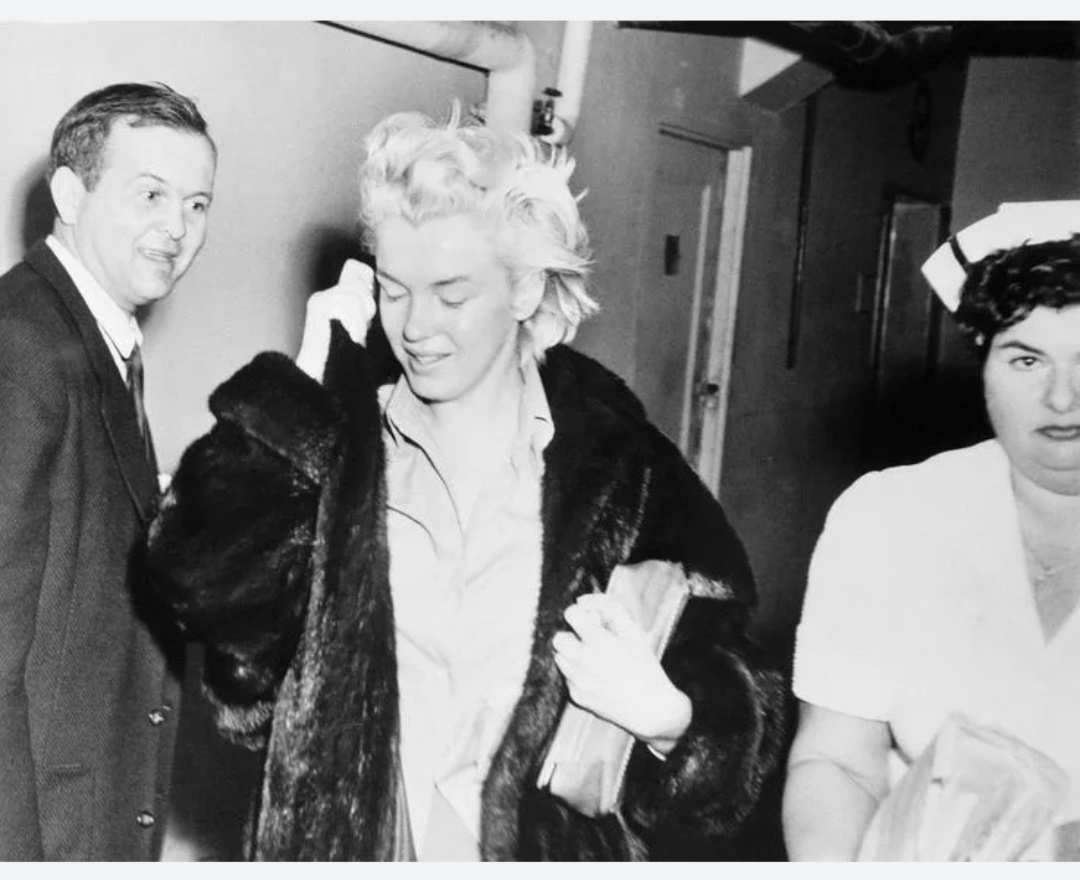 5 февраля 1961 года Мэрилин Монро отвезли в психиатрическую клинику «Пэйн-Уитни». Фото с интернета.