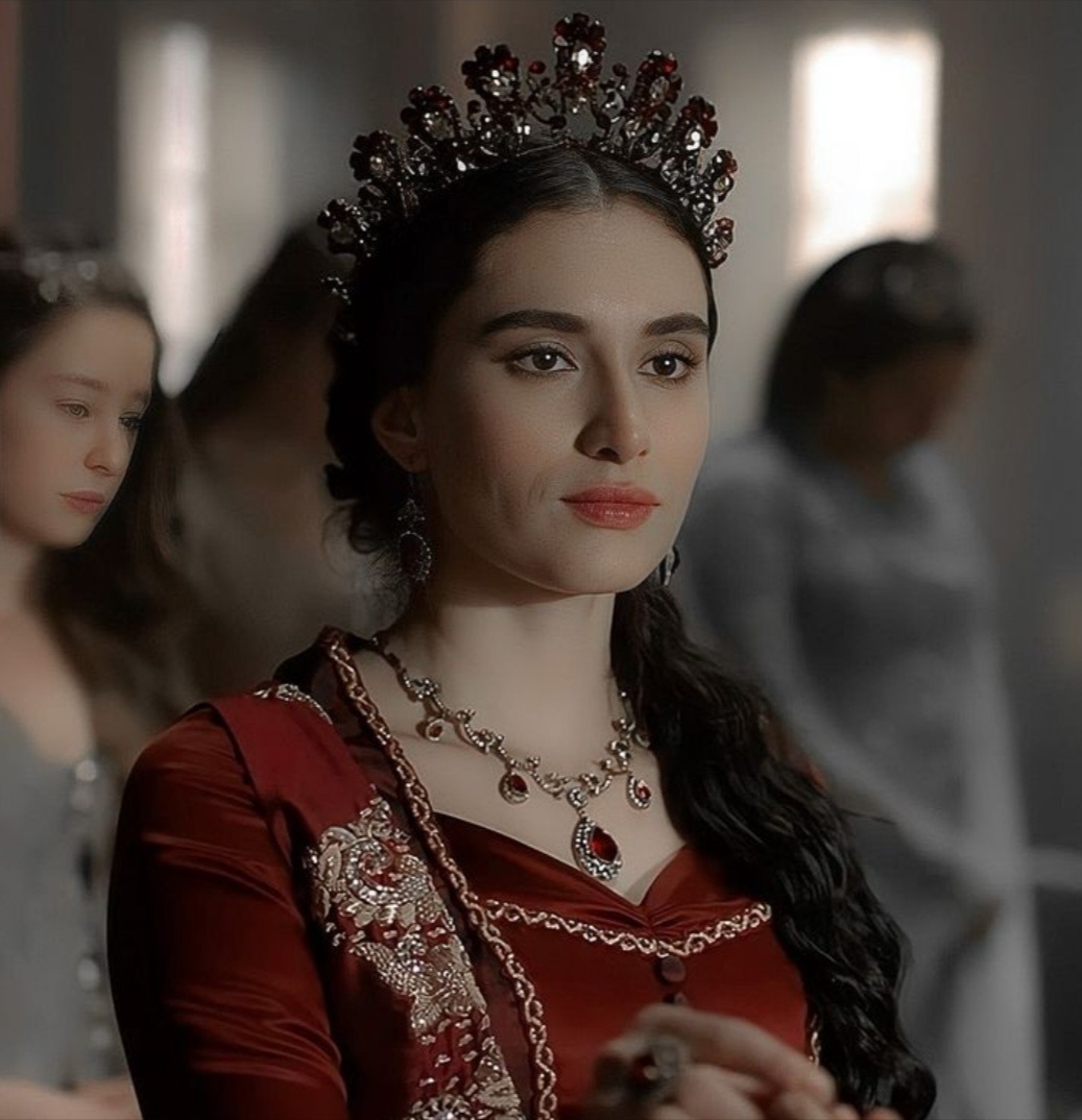 Валиде Турхан. 