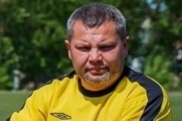     Футбольный судья умер прямо во время матча в Ачинске